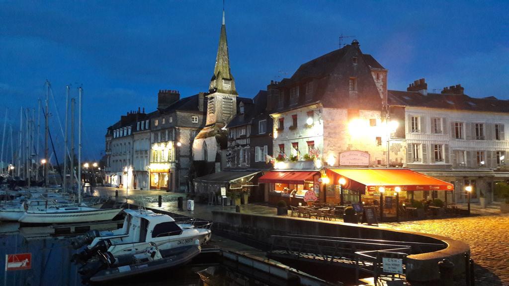 La Compagnie De La Ville Honfleur Exteriör bild