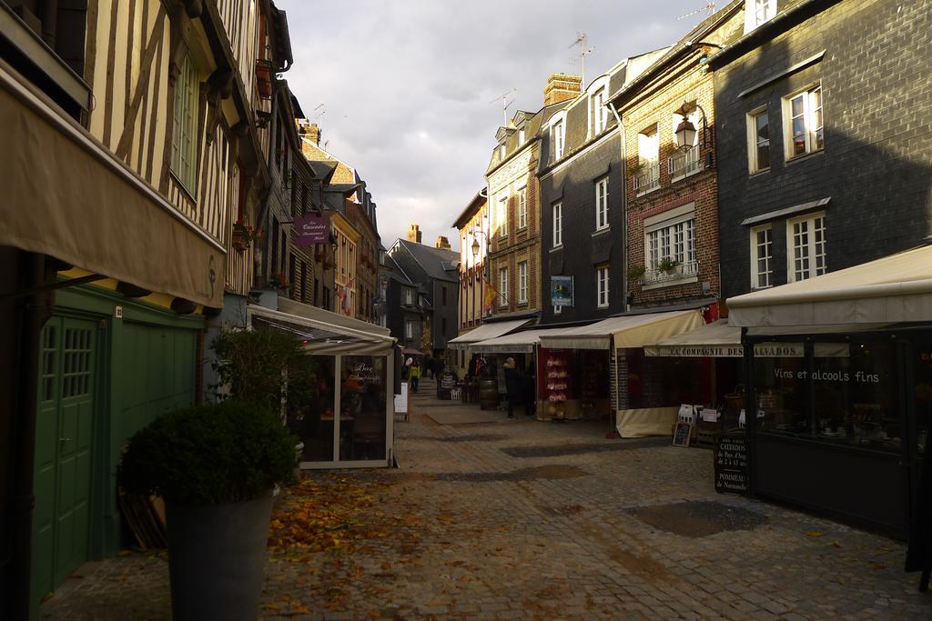 La Compagnie De La Ville Honfleur Exteriör bild